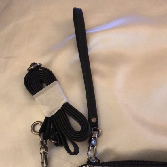 sakroots Woven Large Smart Phone Crossbody Bag Black & White Soulful Desert NWT - Picture 3 of 16